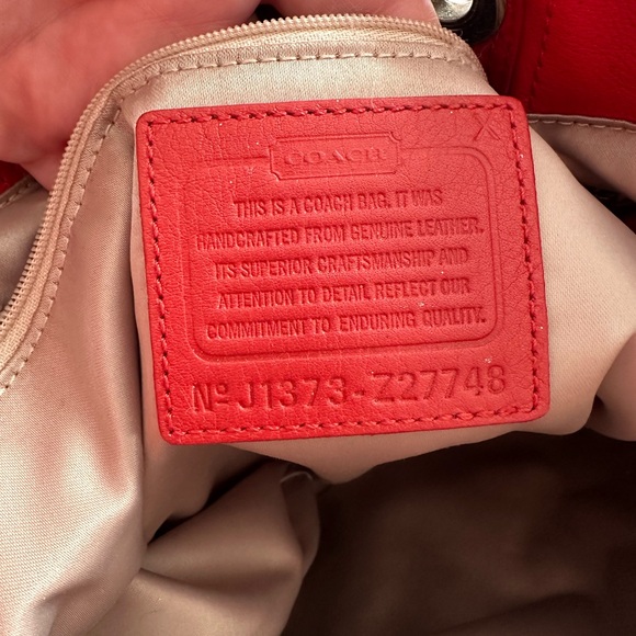 Vintage red leather COACH tote - Picture 10 of 15